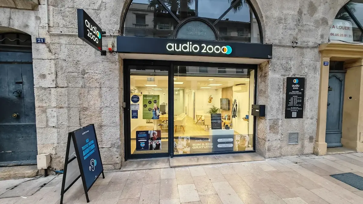 Façade du centre HEAR Audition Audio 2000, boulevard du Jeu de Ballon à Grasse